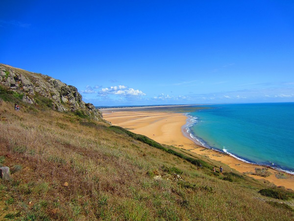 Vue de la plage de Barneville Carteret depuis le Cap